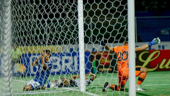 Begini Cara Pelatih Persib Antisipasi Jadwal Padat di Tengah Gempuran Badai Covid-19